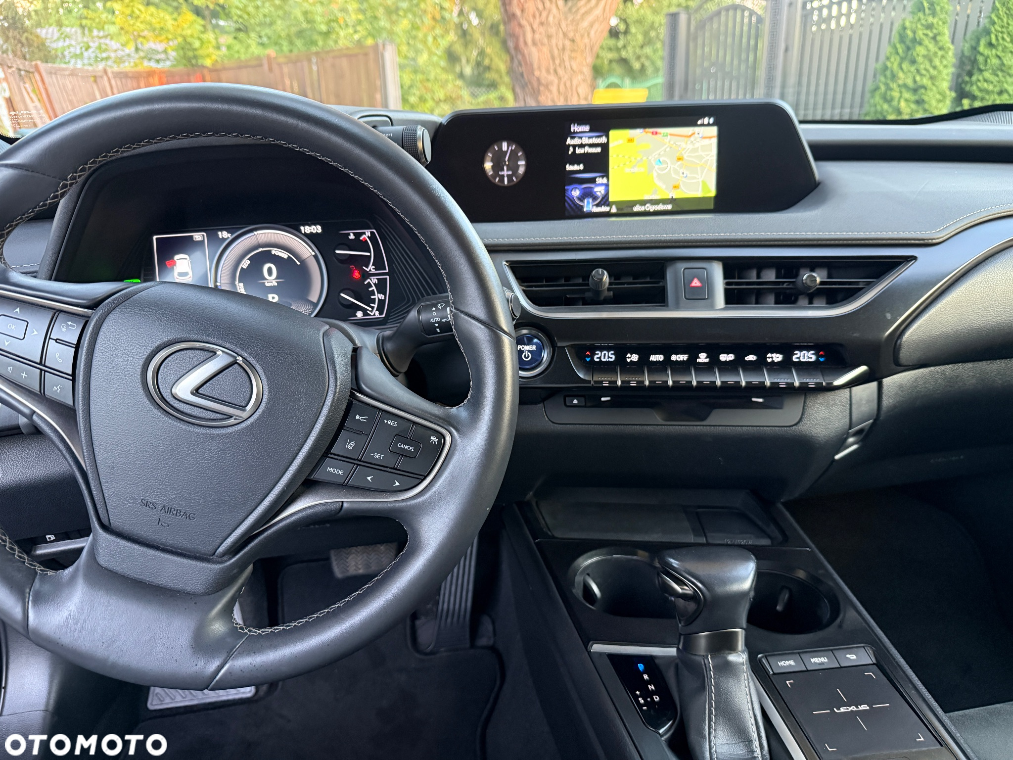 Lexus UX 250h Business Edition - 18