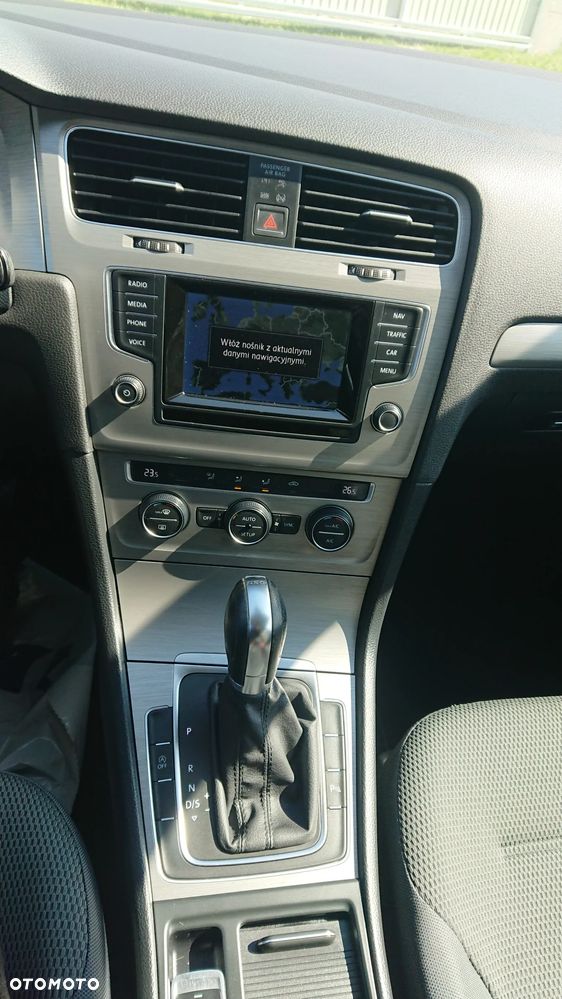 Volkswagen Golf - 34