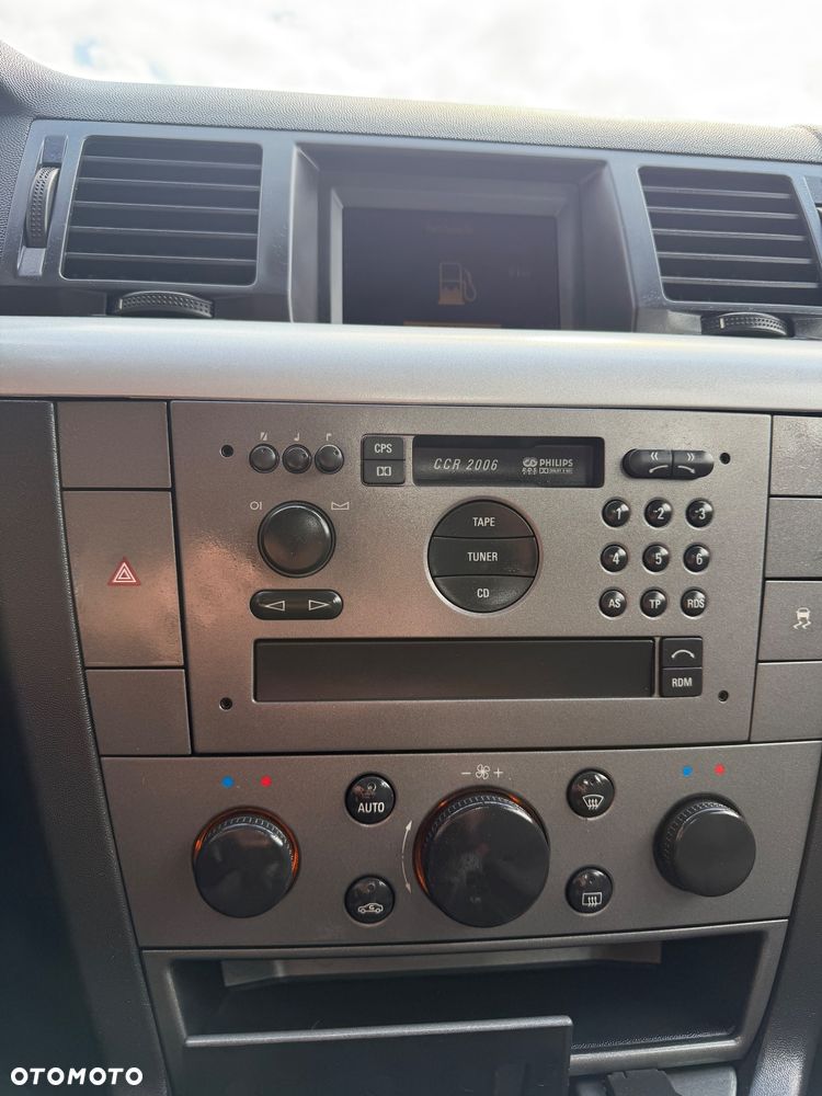 Opel Vectra 2.2 CDX - 24