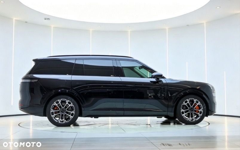 Lynk & Co 900 - 3