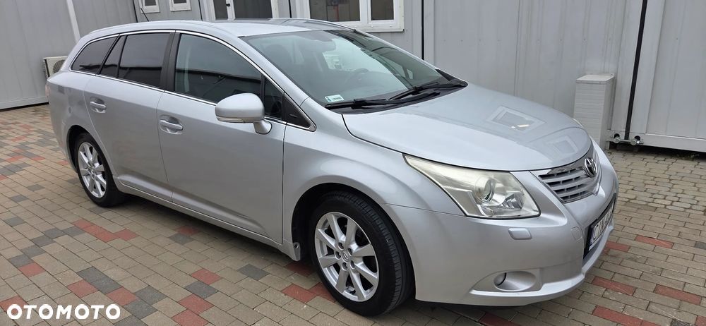 Toyota Avensis - 1