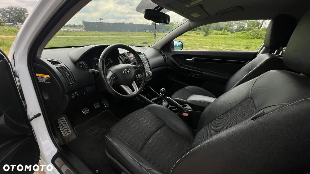 Kia Ceed - 9