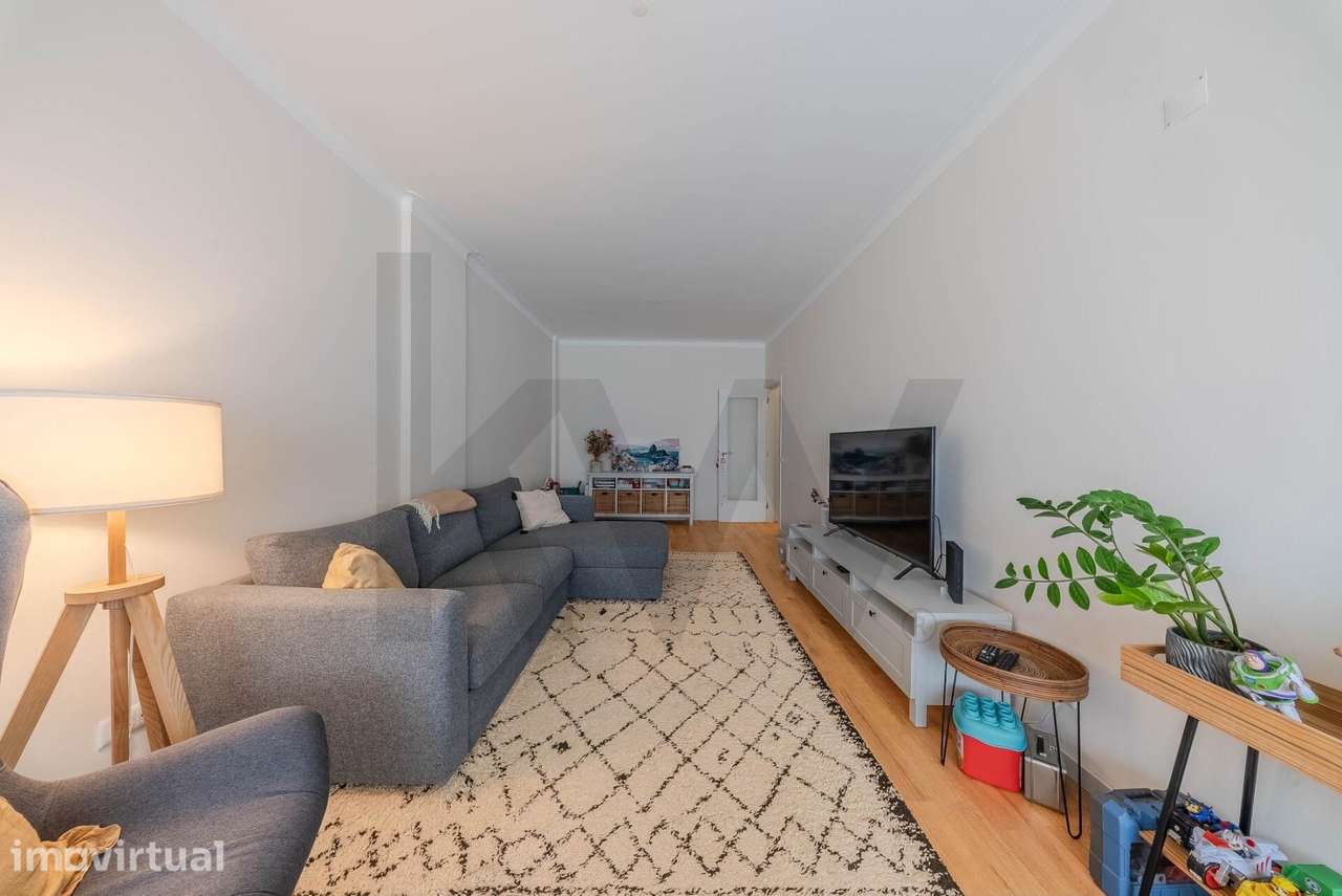 Apartamento T2+1 com duas varandas, no centro de Cacilhas - Grande imagem: 5/42