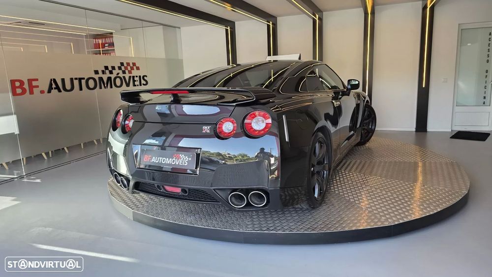 Nissan GT-R - 17