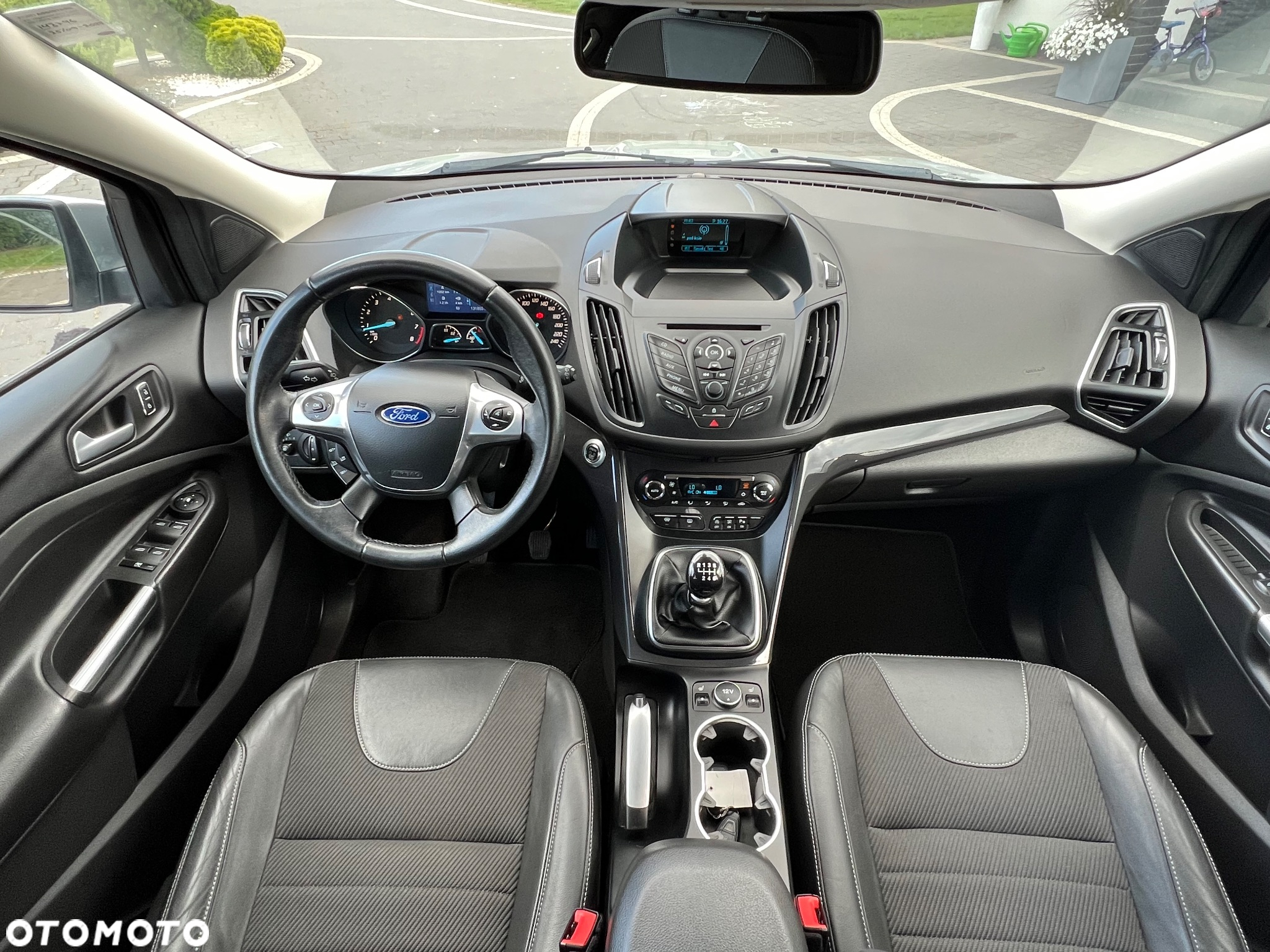 Ford Kuga 1.6 EcoBoost 2x4 Titanium - 32
