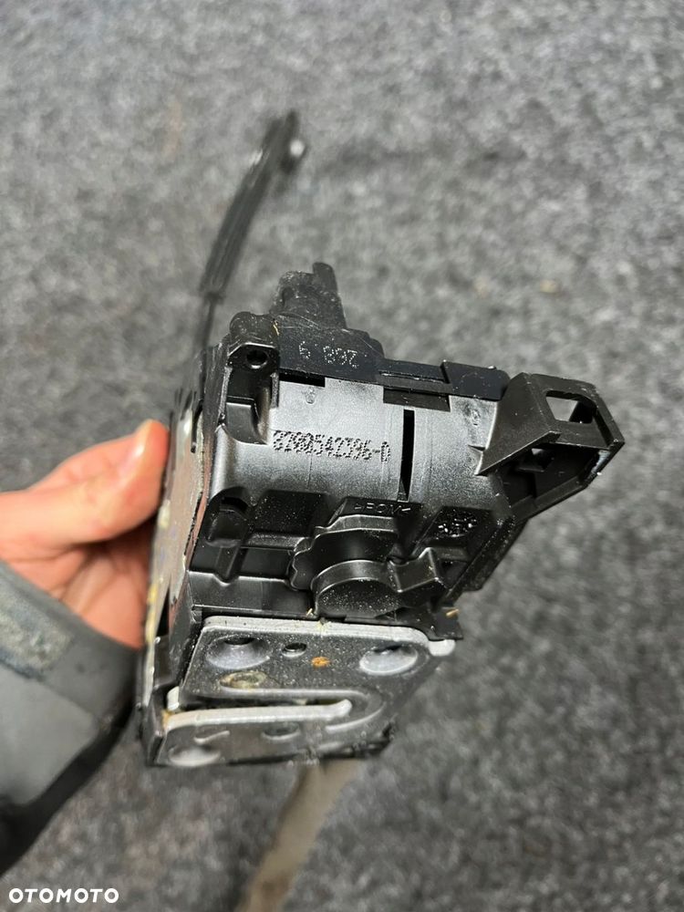 mercedes citan w415 kangoo III zamek drzwi lewy tył 8200542396D - 7