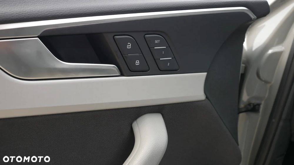 Audi A4 Avant 40 TDI S tronic S line - 23