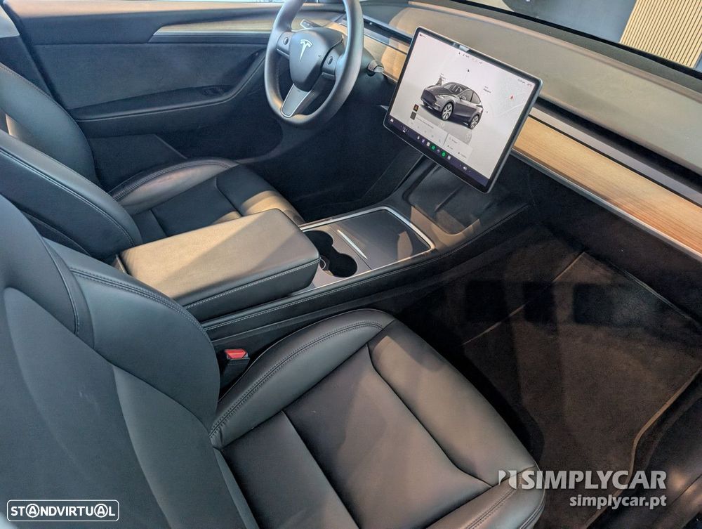 Tesla Model Y - 9