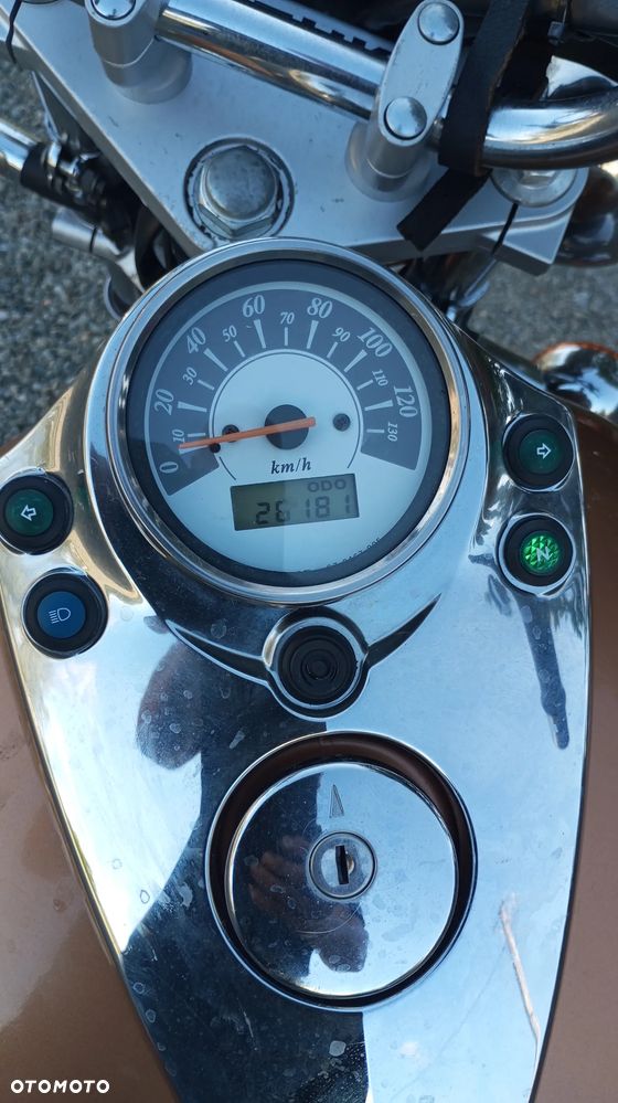 Suzuki Intruder - 13