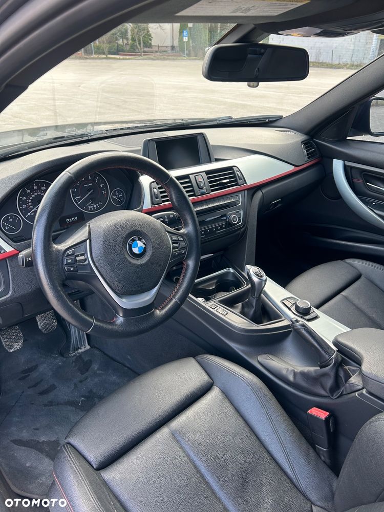 BMW Seria 3 335i Edition Sport - 7