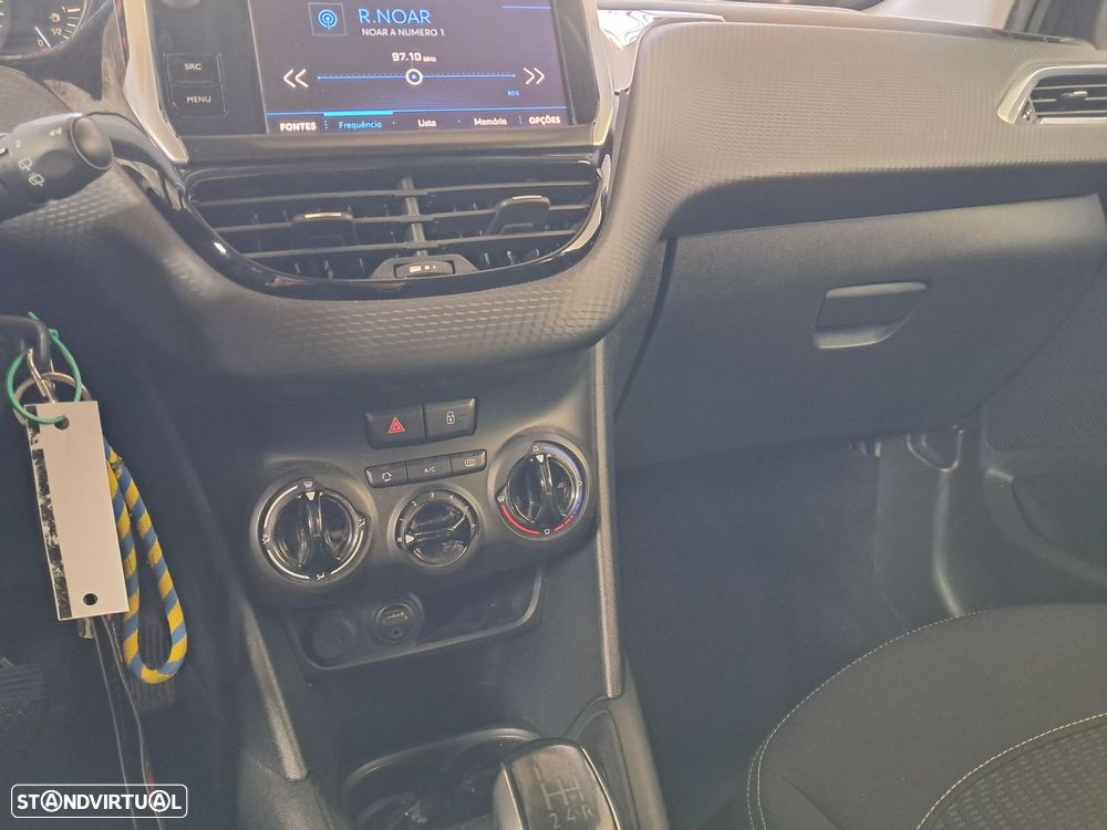 Peugeot 208 1.2 PureTech Style - 7