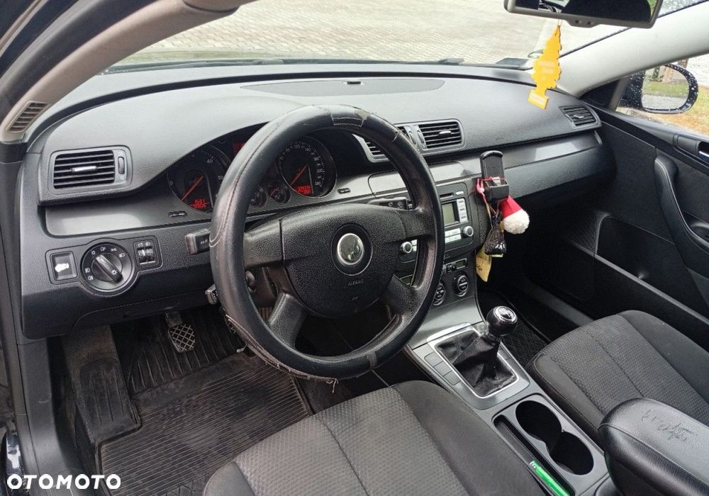Volkswagen Passat - 19