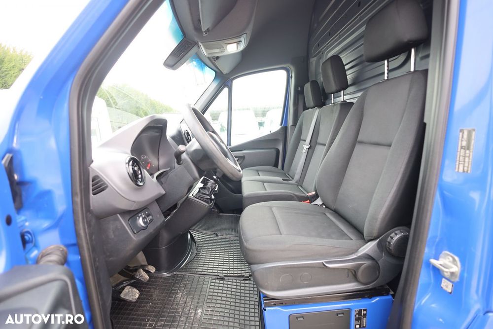 Mercedes-Benz Sprinter - 11