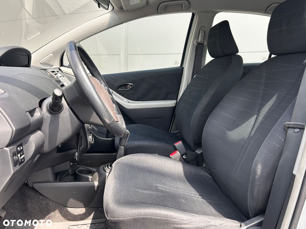 Toyota Yaris 1.3 Sol - 16