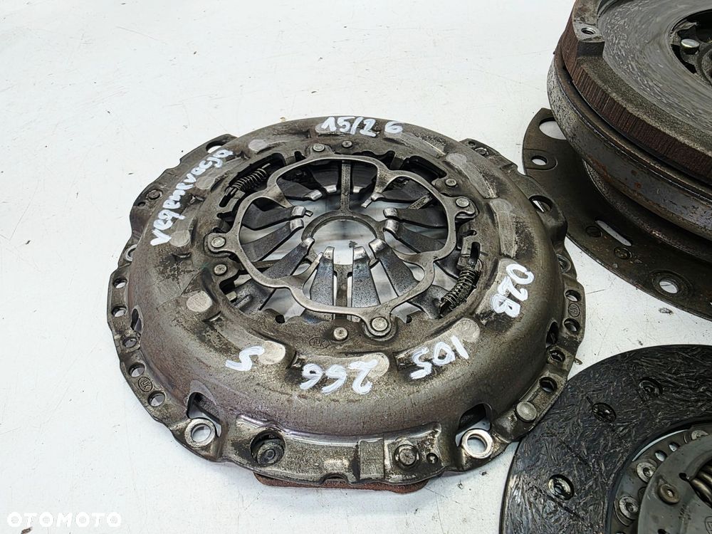 KOŁO DWUMASOWE SPRZĘGŁO AUDI A4 B8 A5 2.0 TDI 2.0 TFSI 0B2105266S 15/26 - 9