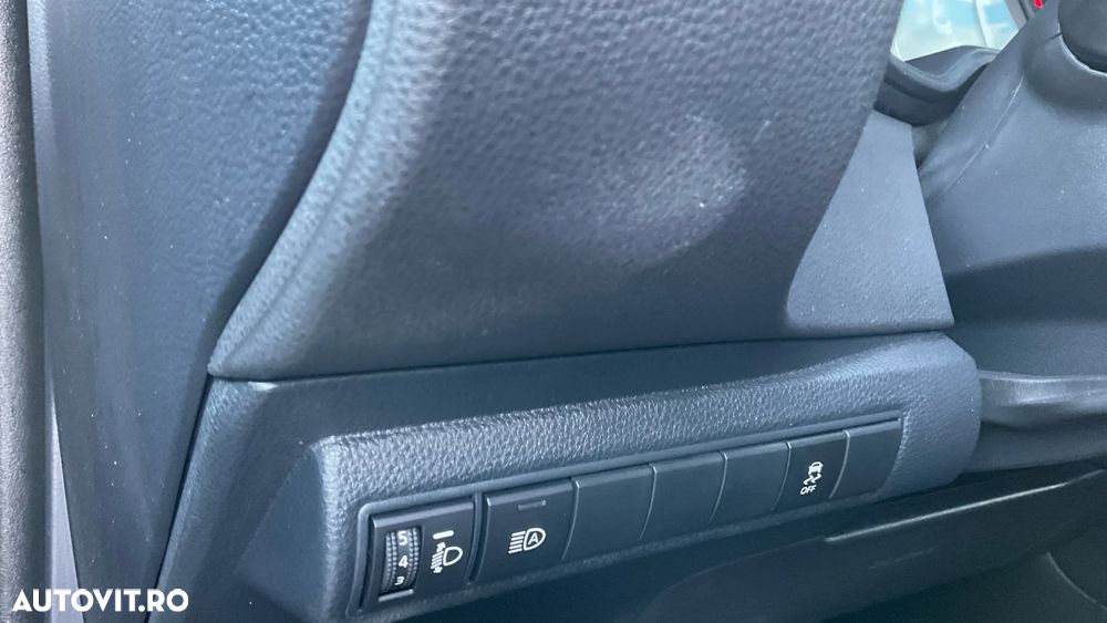 Toyota Corolla 1.8 Business Edition - 34