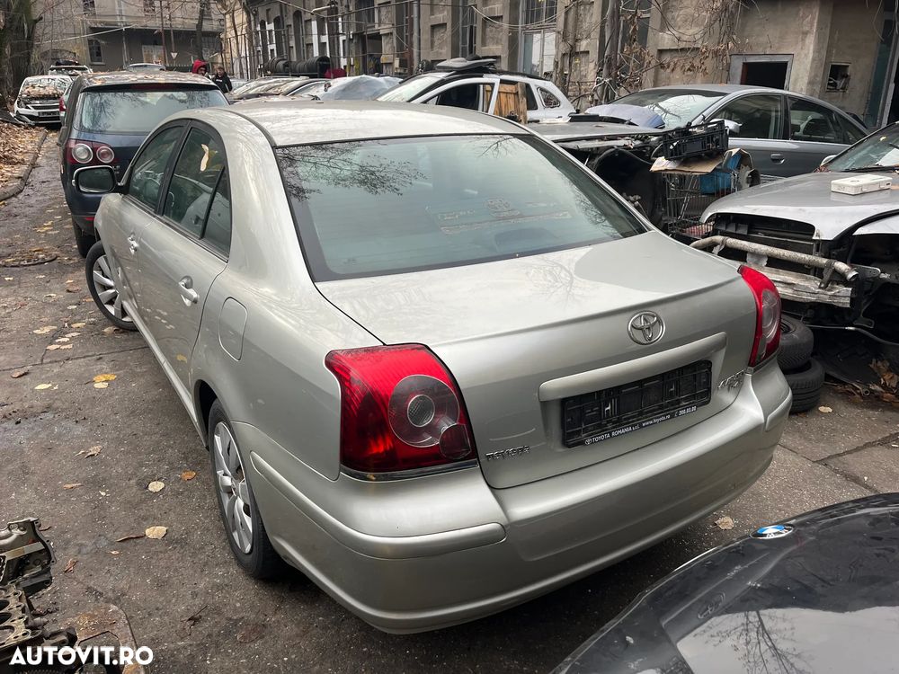 Dezmembrez Toyota Avensis T25 facelift 2006-2009 diesel benzina - 5