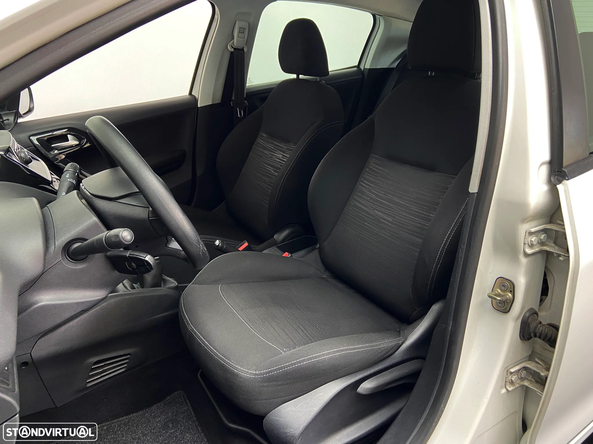 Peugeot 208 1.4 HDi Active - 9