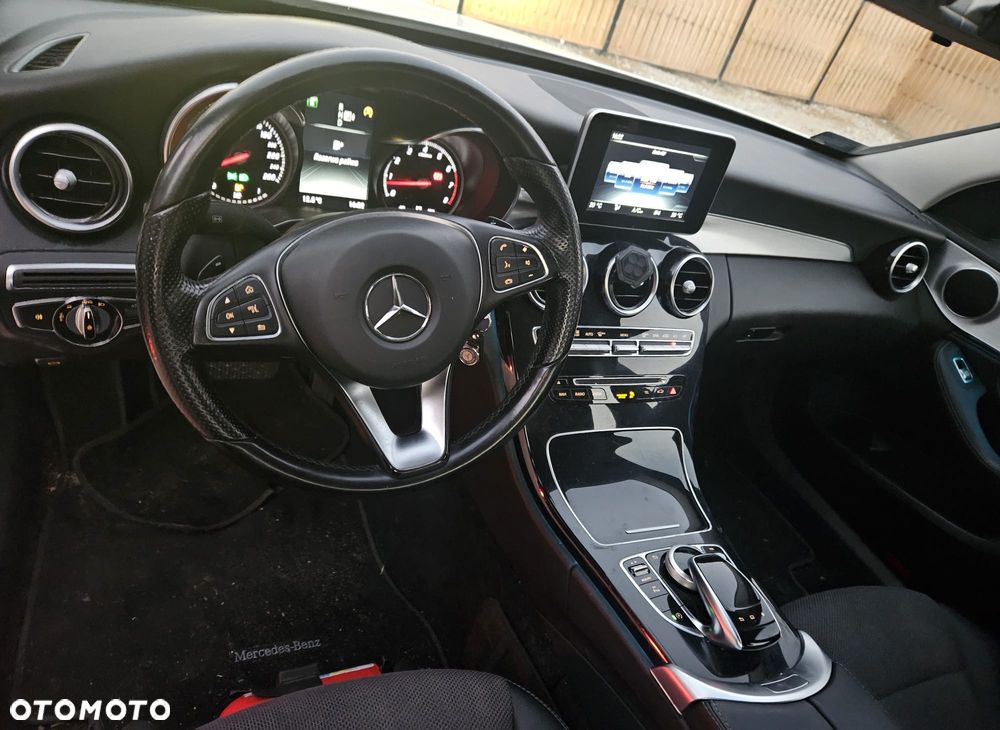 Mercedes-Benz Klasa C 180 9G-TRONIC - 16