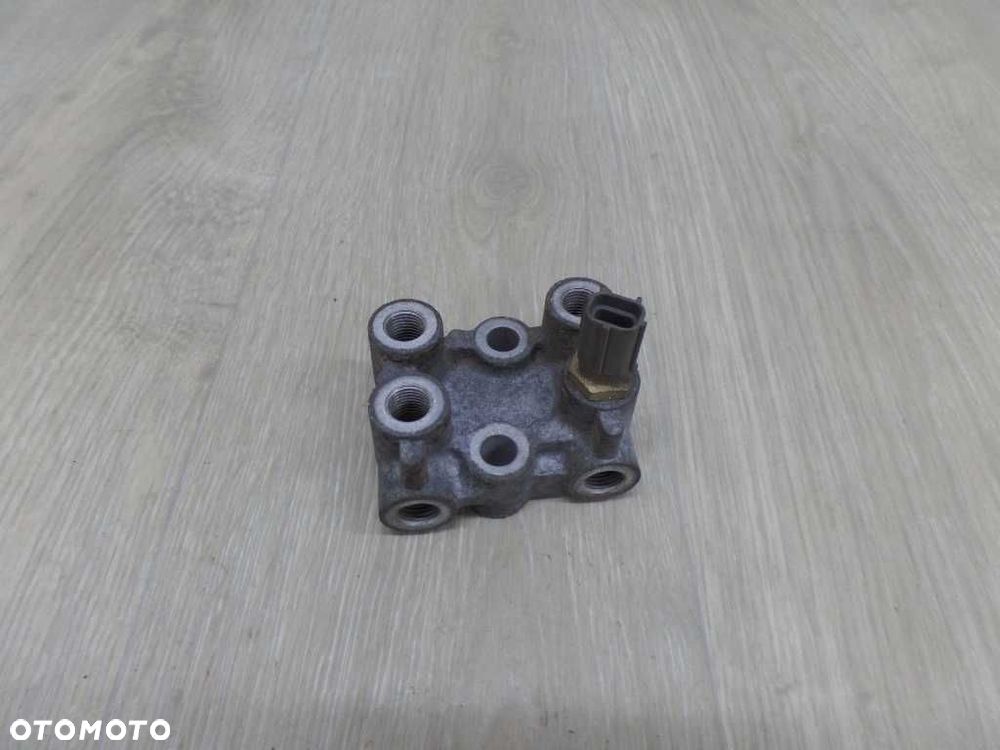 MITSUBISHI CANTER 7C18 4.9 DID 4M50 PODSTAWA ROZDZIELACZ POWROTU PALIWA ME225482 07-14 - 1