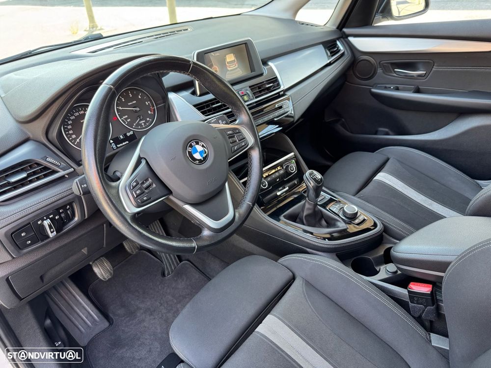 BMW 216 Active Tourer d Line Sport — fotografia 9