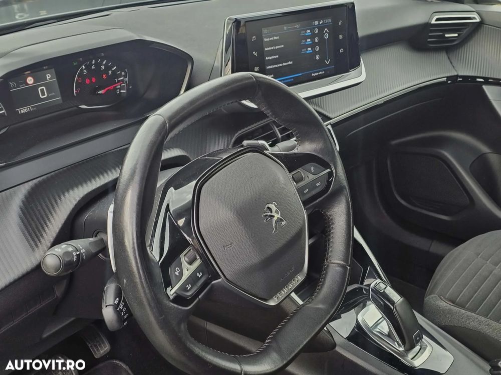 Peugeot 2008 1.2 L PureTech STT EAT8 Allure - 11