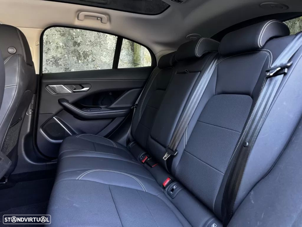 Jaguar I-Pace - 23