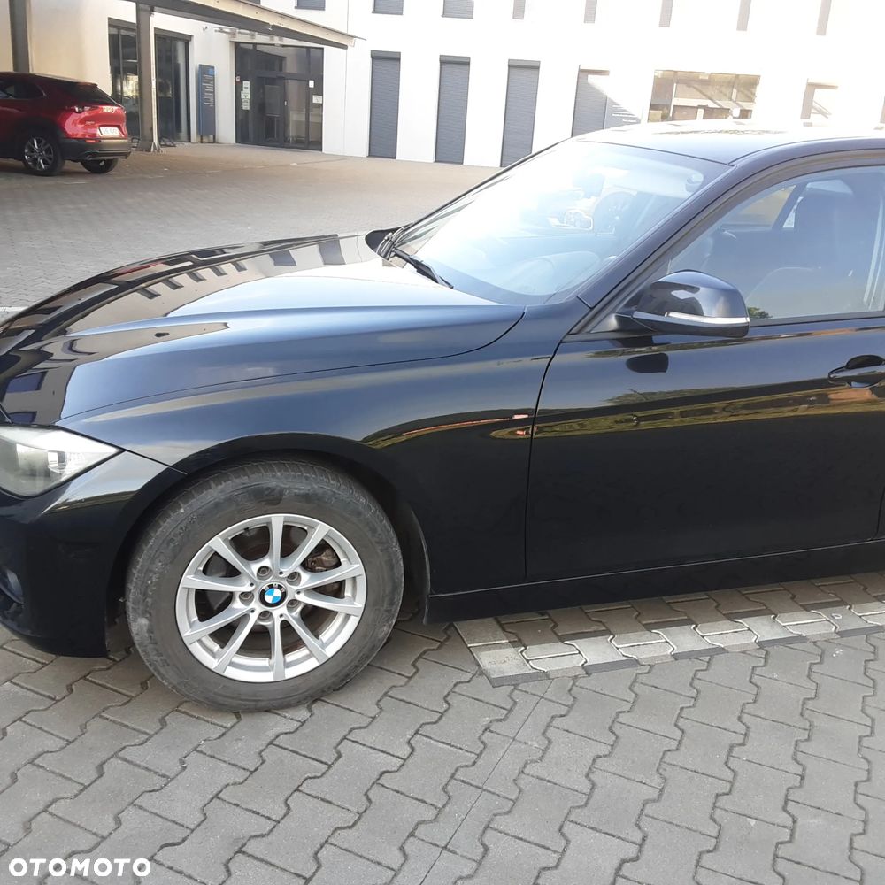 BMW Seria 3 316i - 11