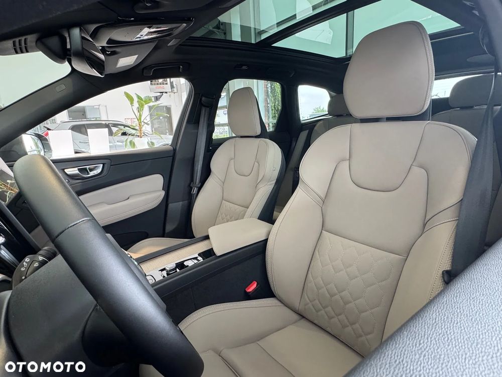 Volvo XC 60 B5 B AWD Ultra Bright - 5