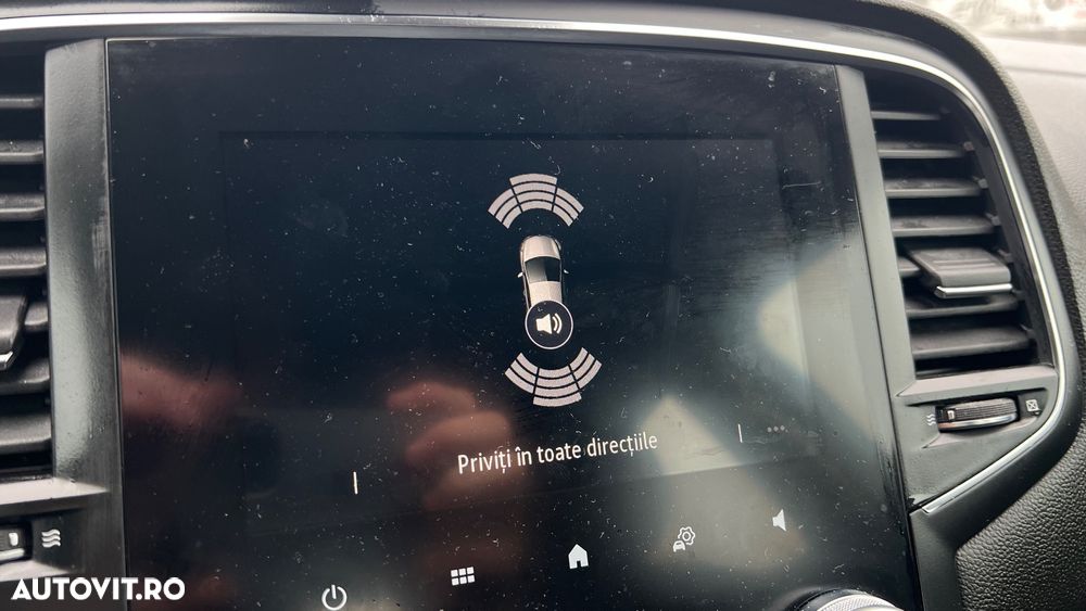 Renault Megane TCE 140 GPF Zen - 11