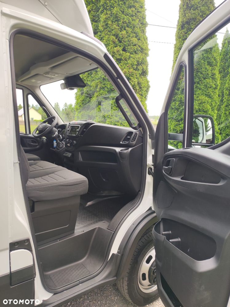 Iveco 35C18 - 17