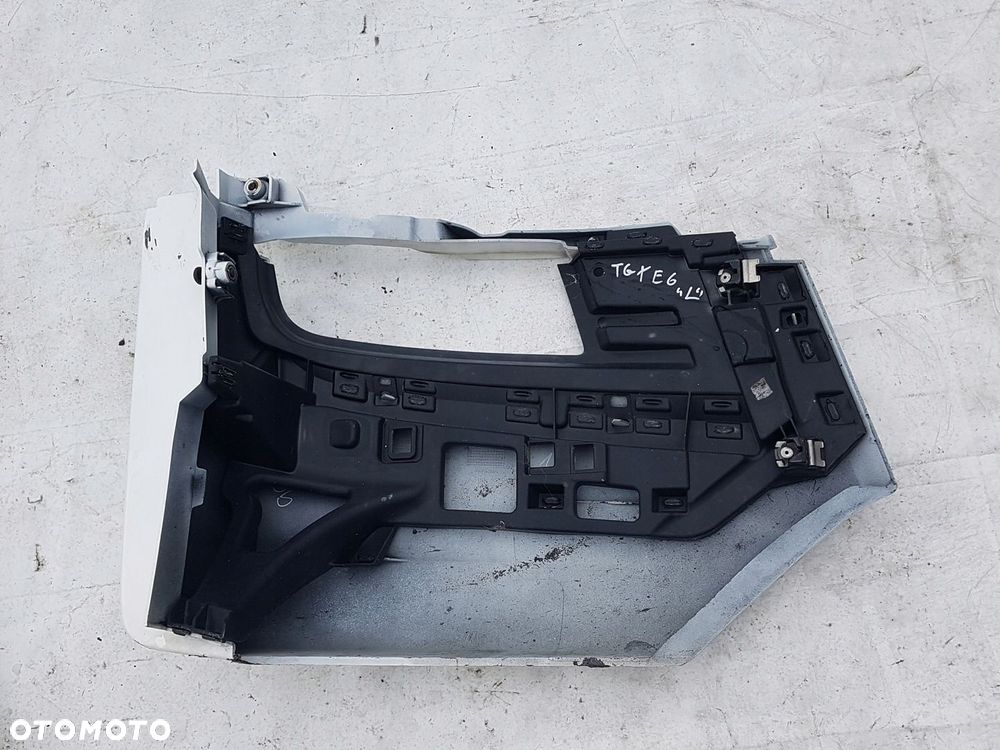 NAROŻNIK BIAŁY Okular Osłona HALOGENU zderzak LEWY DOLNY MAN TGX EURO 6 - 2