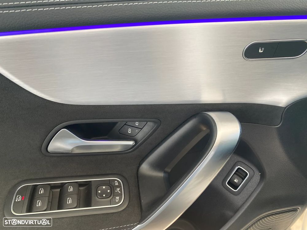 Mercedes-Benz A 250 e AMG Line - 29