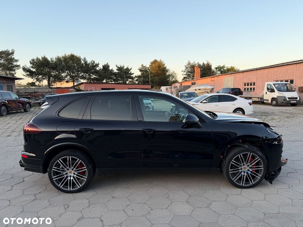 Porsche Cayenne - 2