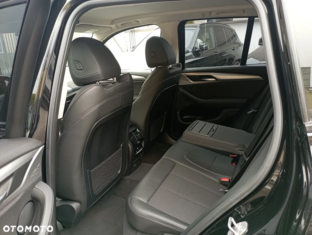 BMW X3 xDrive20i Advantage sport - 11