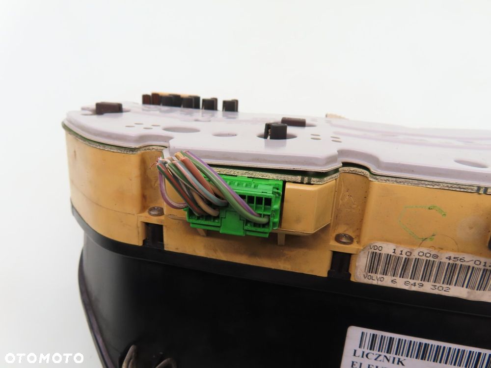 LICZNIK VOLVO 850 2.4 6849302 110008456012 - 4