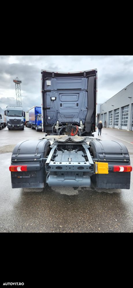 Mercedes-Benz Actros - 4