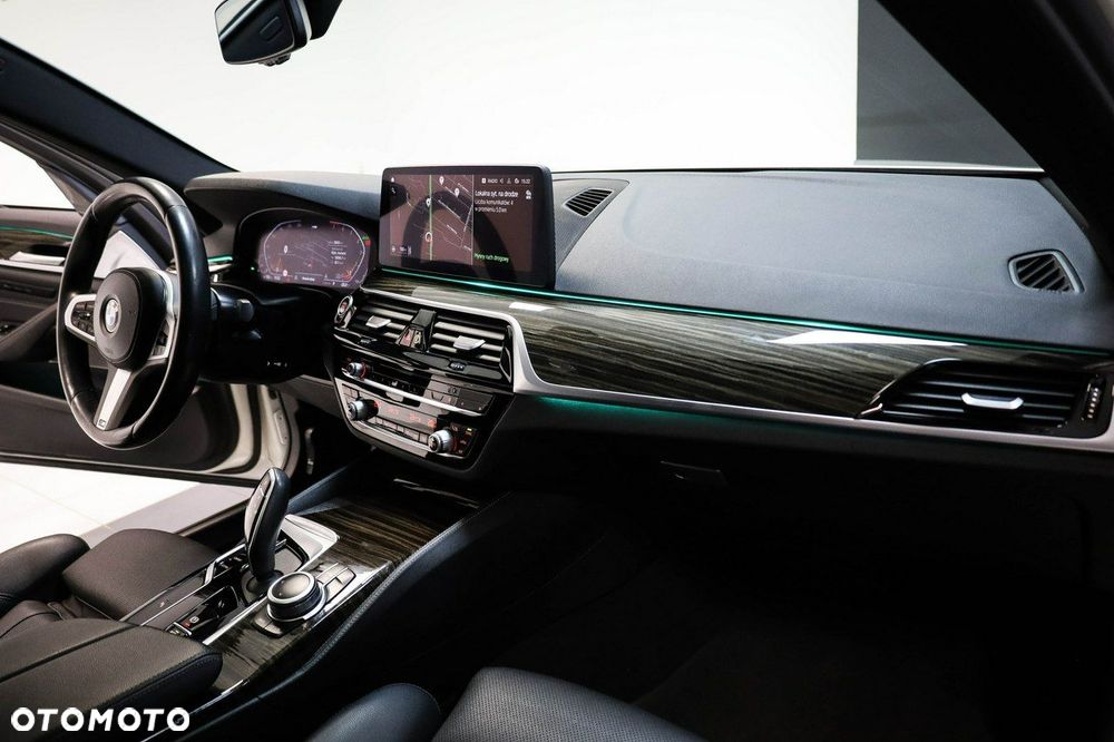 BMW Seria 5 530i mHEV M Sport sport - 28