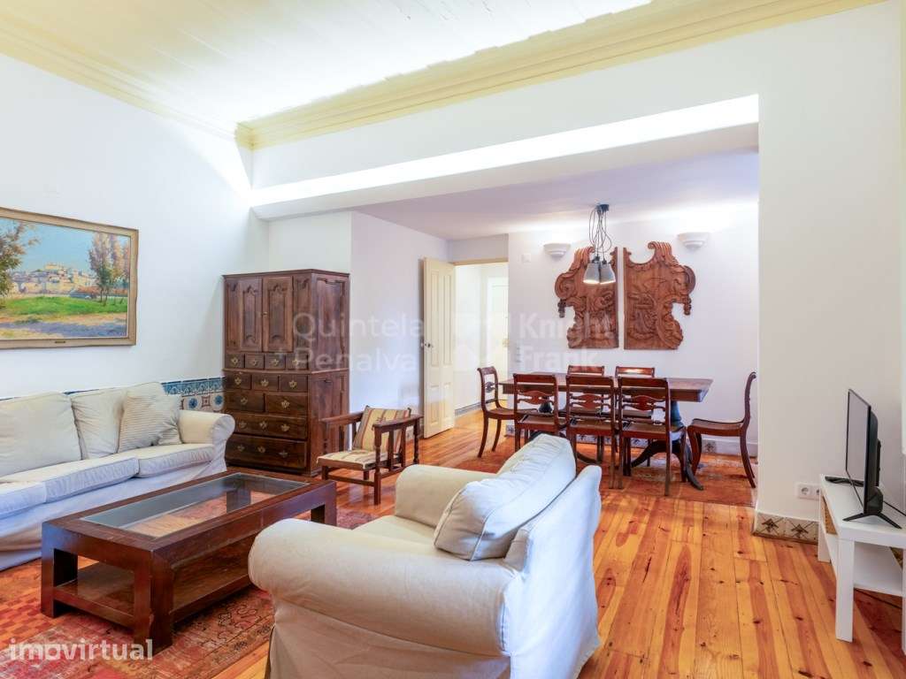 Apartamento T2 renovado num edifício histórico e de charme na Estrela - Grande imagem: 3/25