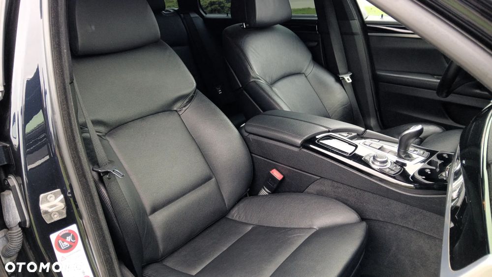 BMW Seria 5 528i Sport-Aut - 13