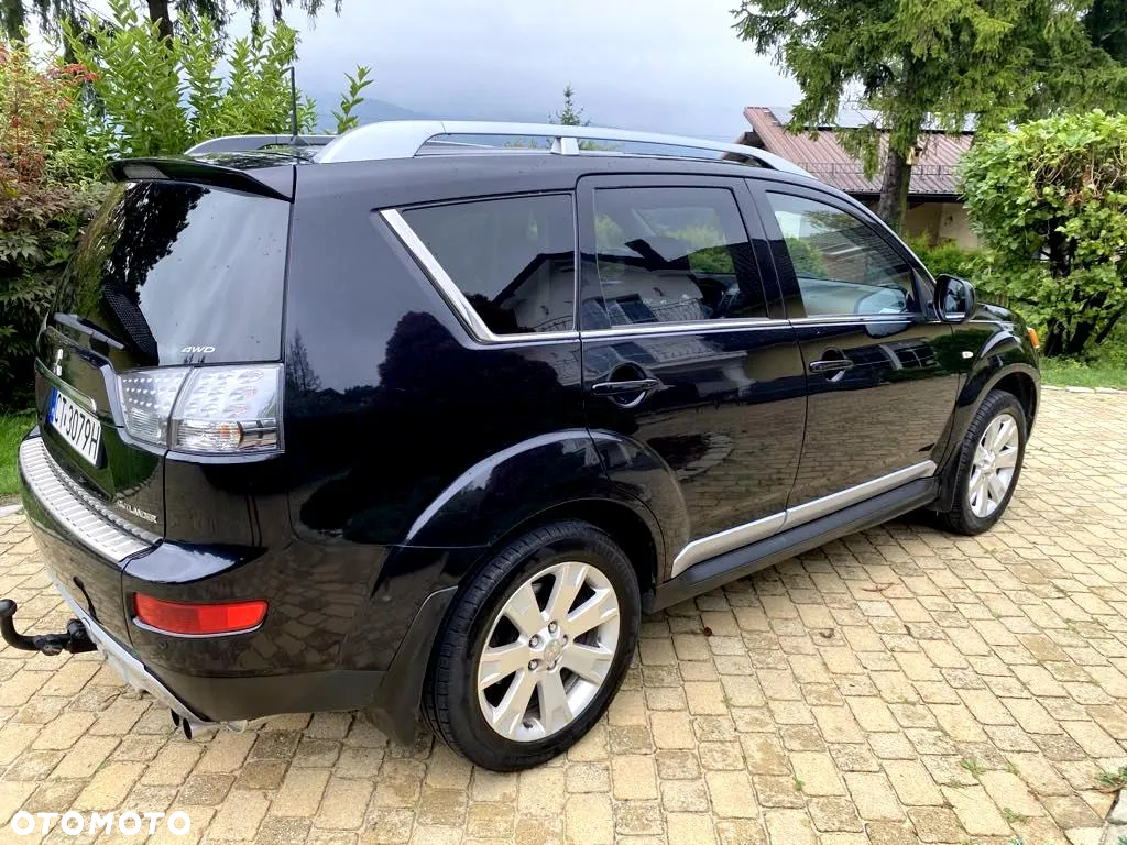 Mitsubishi Outlander 2.0 DID Instyle NAVI - 19
