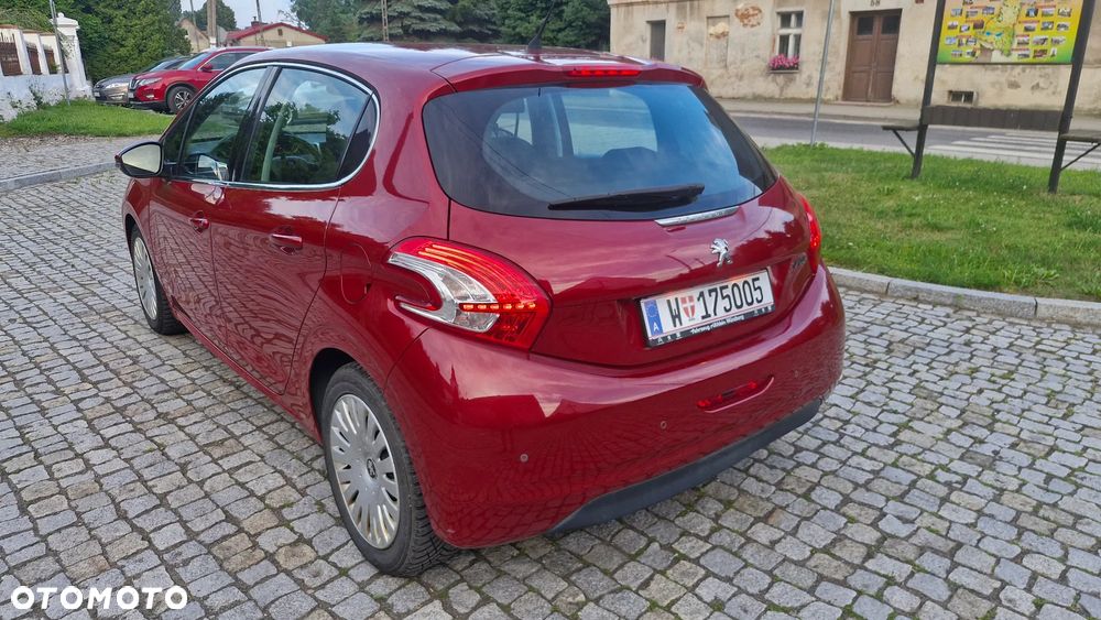 Peugeot 208 120 VTI Intuitive - 11