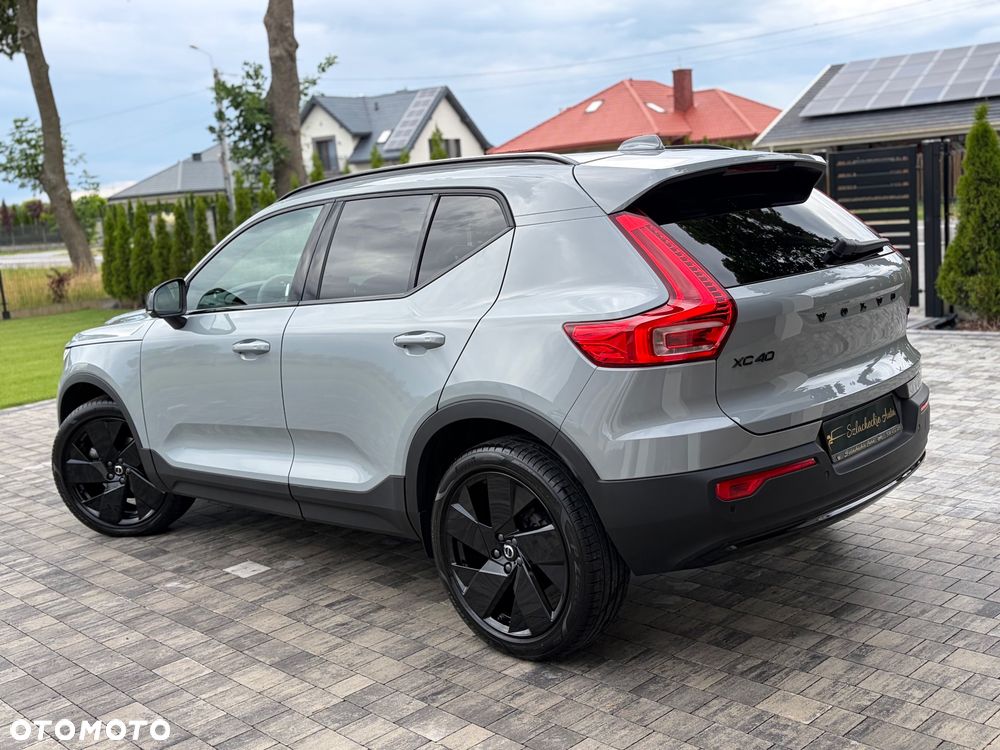 Volvo XC 40 B3 B DKG Ultra Black Edition - 4