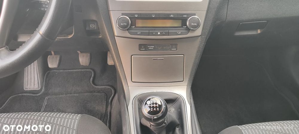 Toyota Avensis 2.2 D-4D Executive - 14