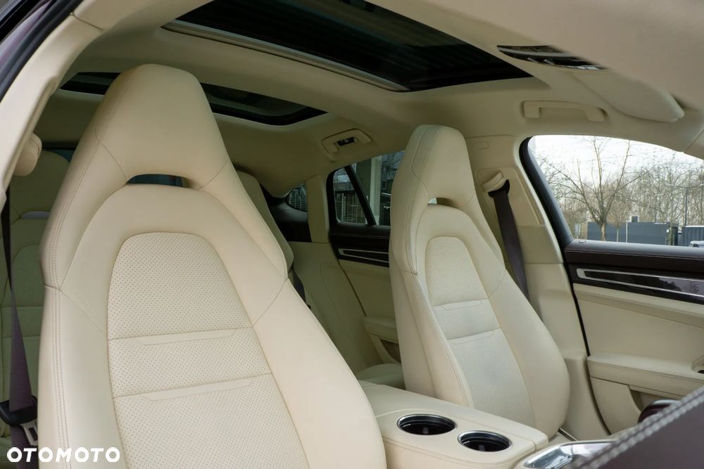 Porsche Panamera 4 Platinum Edition - 20