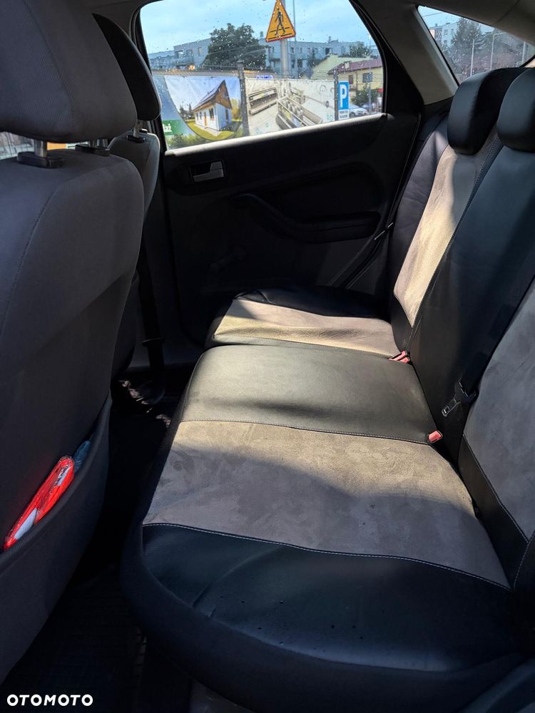 Ford Focus 1.6 TDCi Ambiente - 8