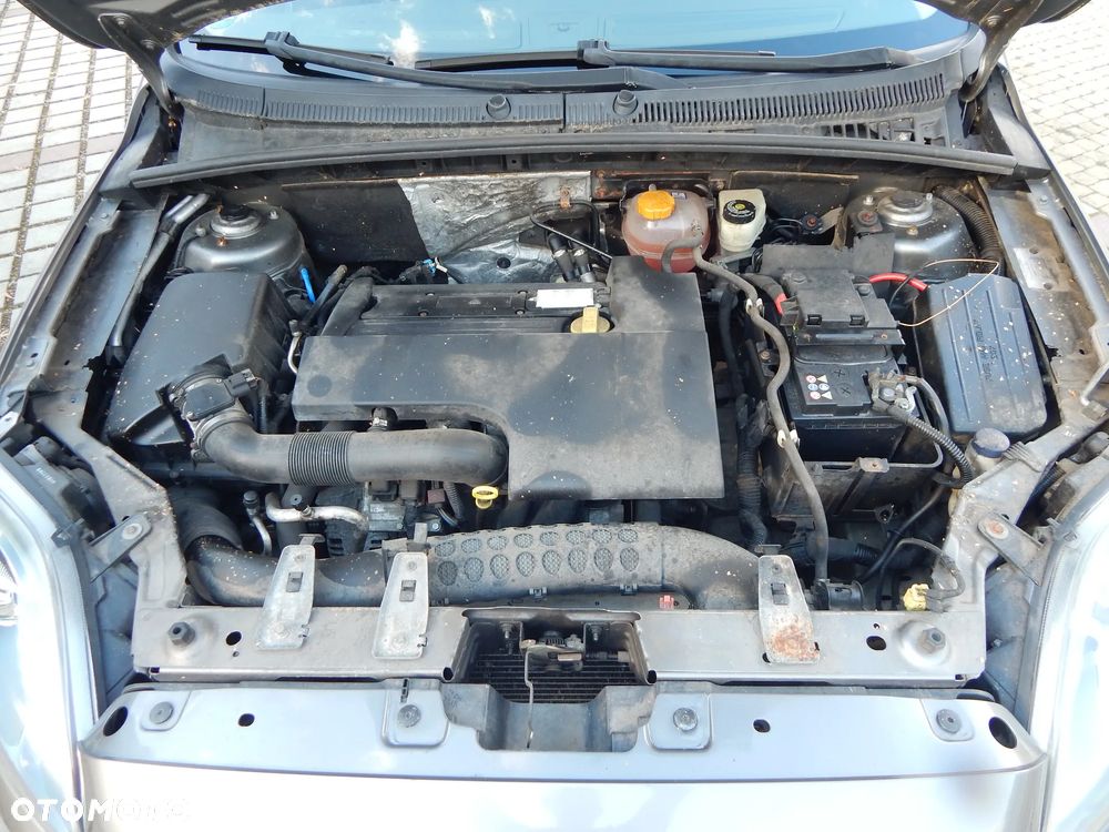 Fiat Croma 2.2 16V Dynamic - 22