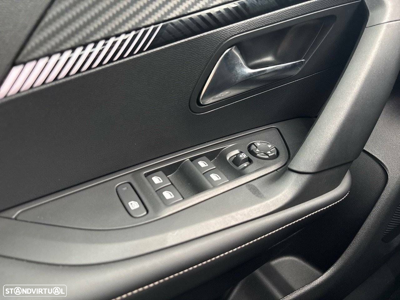 Peugeot e-2008 54 kWh Allure - 21