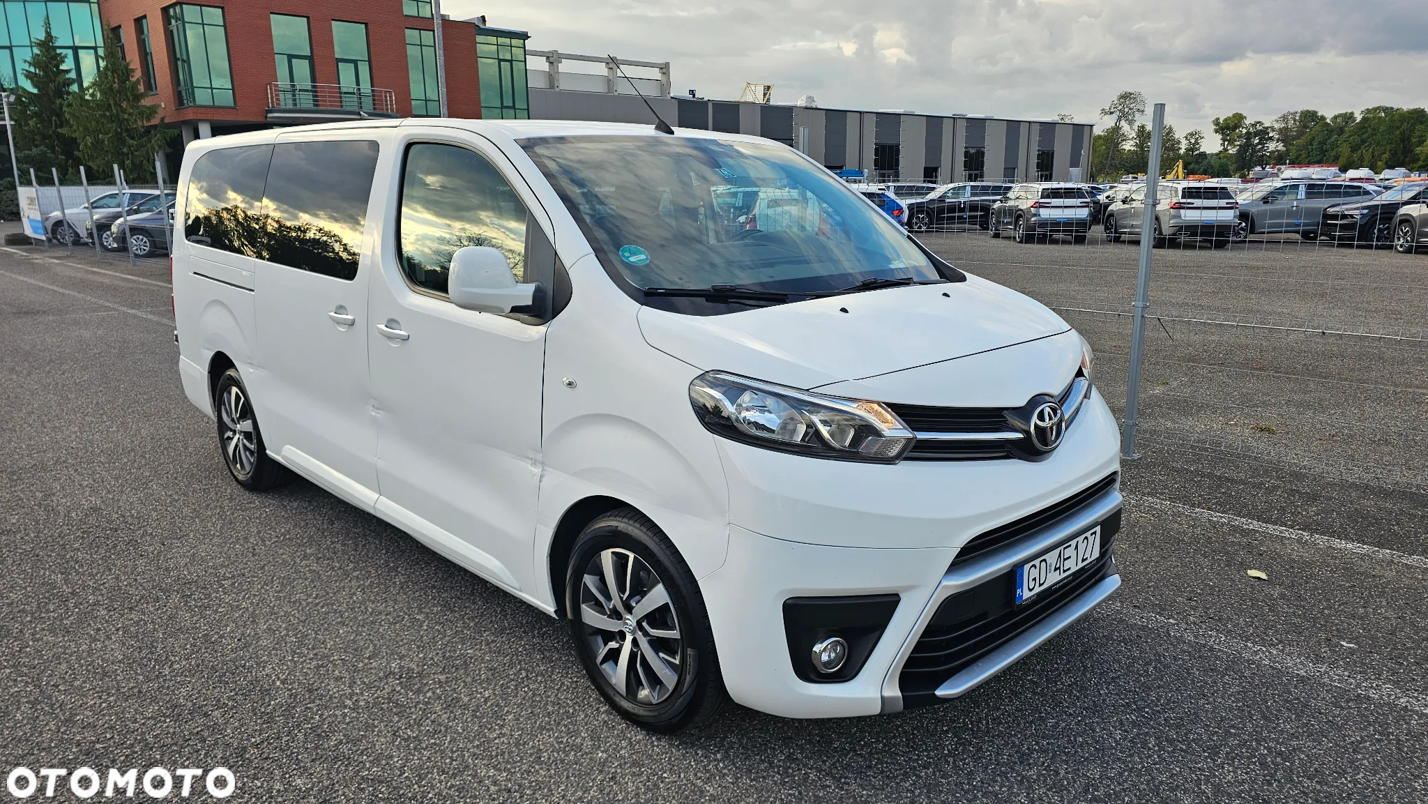 Toyota ProAce Kombi 2.0 D-4D Long 2,8t - 4