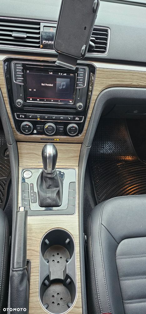 Volkswagen Passat - 23